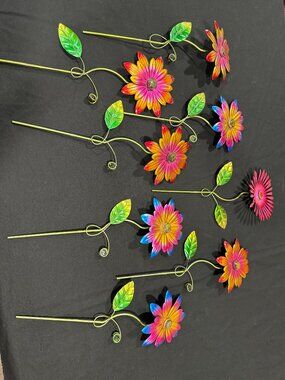 Set of 8 Colorful Metal Flower Garden Stakes Yard Art Whimsical Outdoor Decor